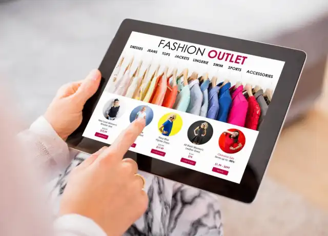 🌐 1. E-Commerce Personalization